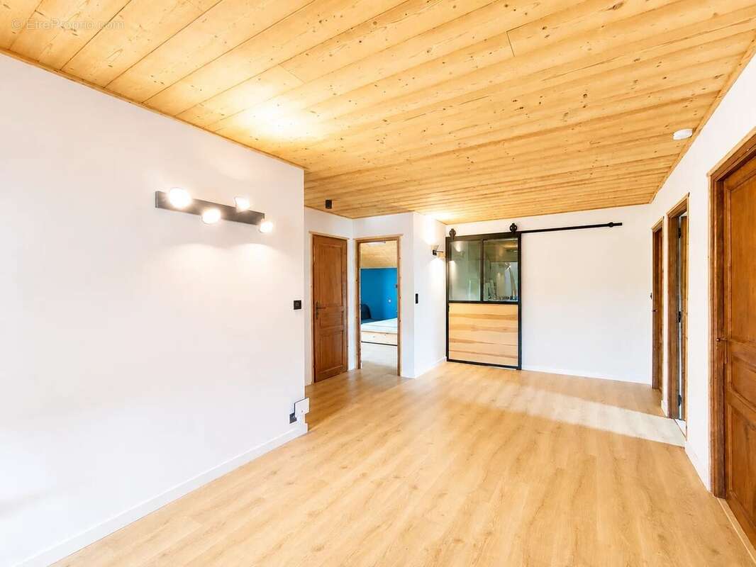 Maison spacieuse de 200 m² à Saint-Paul-en-Chablais - photo 14