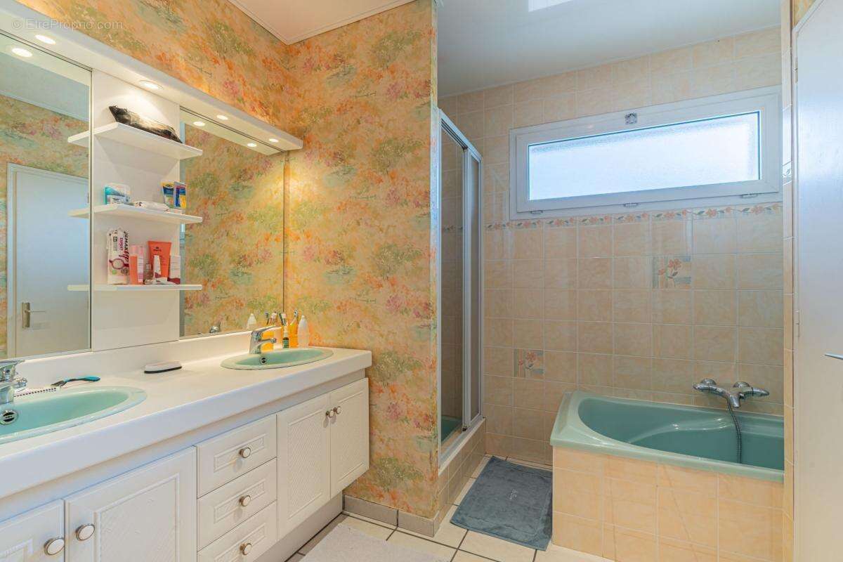 Maison à SAINT-JUNIEN