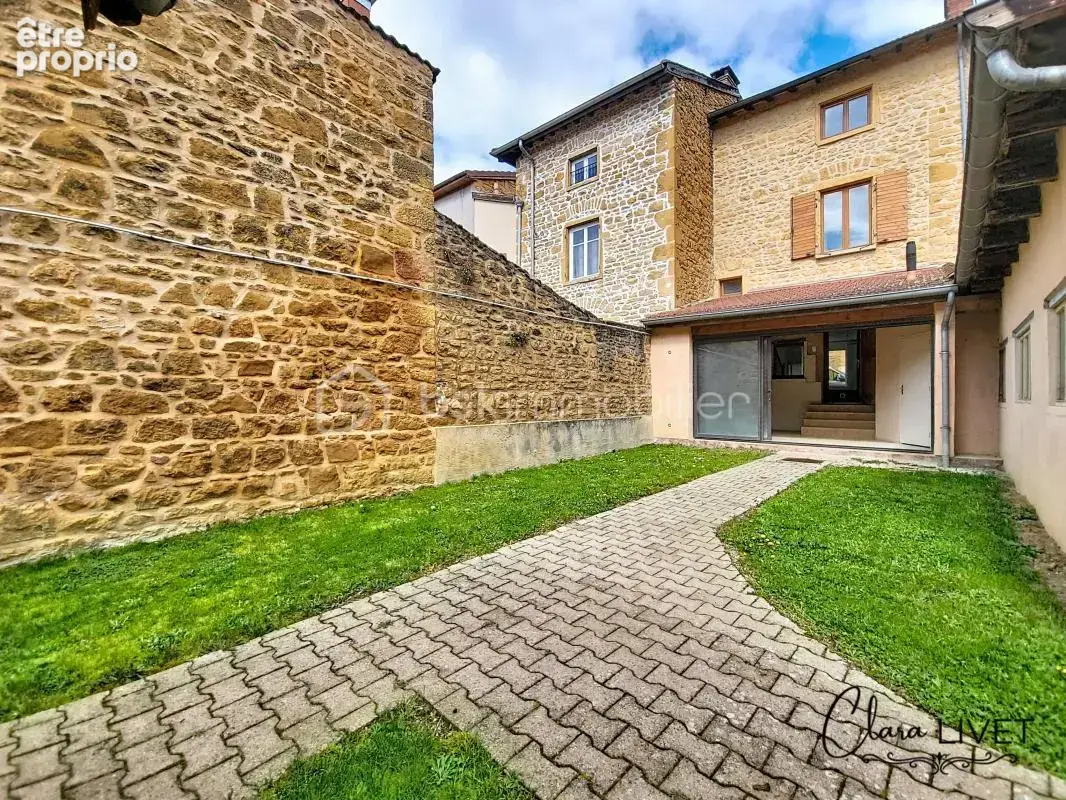 Mieux qu’un appartement : une maison de ville avec jardin & garage à Chessy-les-Mines - photo 1