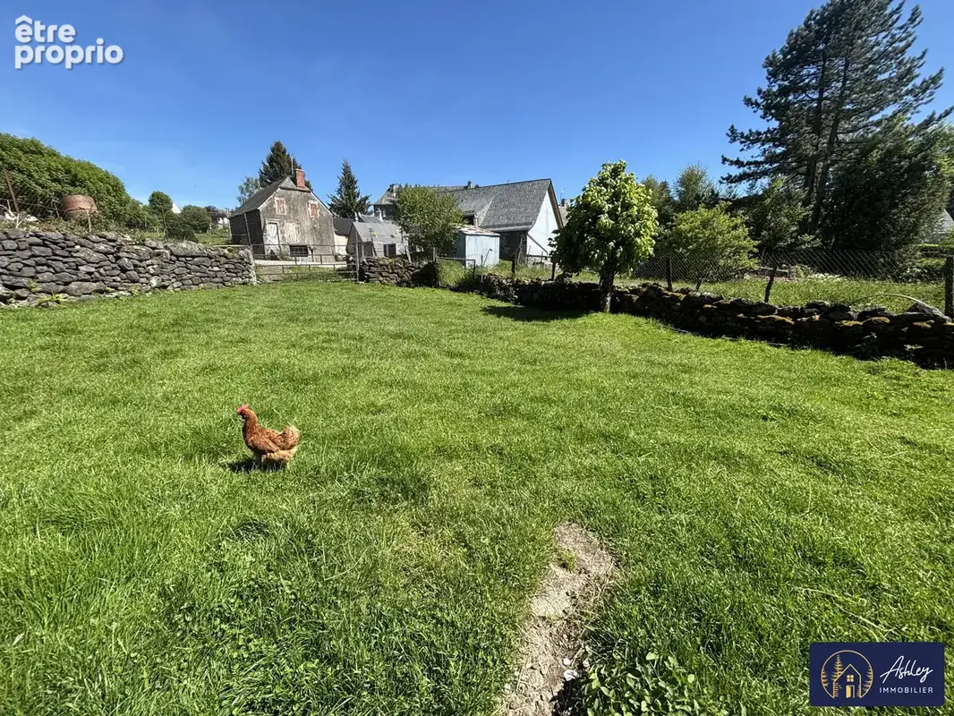 Corps de ferme à Trizac (Cantal)