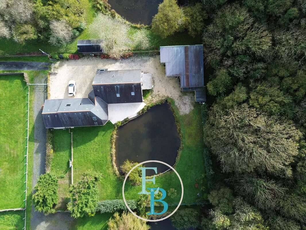 Maison à COLLEVILLE-SUR-MER