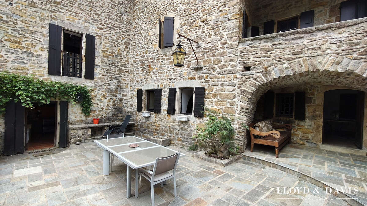 Maison à VEYRAS