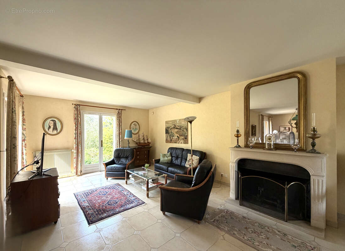 Maison à HOUDAN