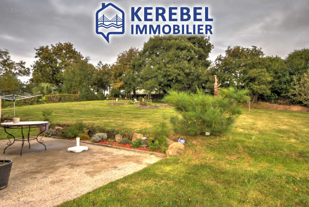 Maison à LOGONNA-DAOULAS