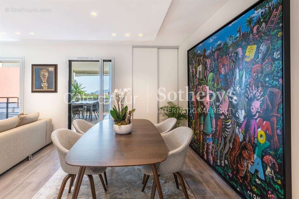 Appartement à EZE