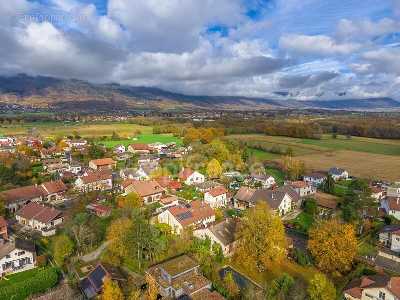 Maison à SAINT-GENIS-POUILLY