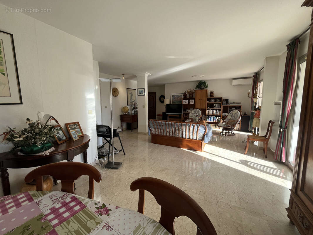 Appartement à SANARY-SUR-MER