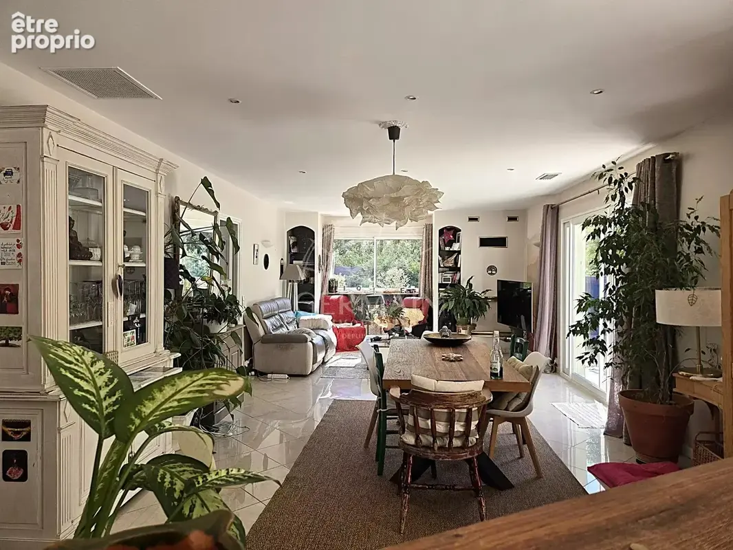 Mazan à vendre en Exclusivité maison de plain pied avec piscine sur un terrain de plus de 2600m² - photo 6