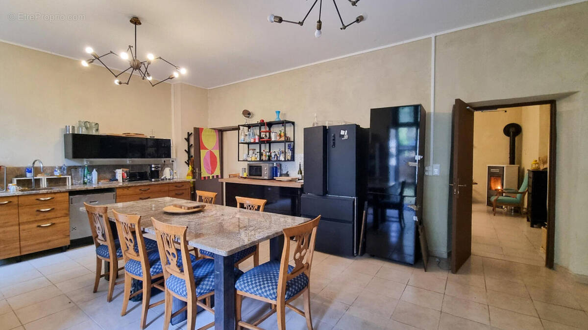 cuisine - Maison à SAISSAC