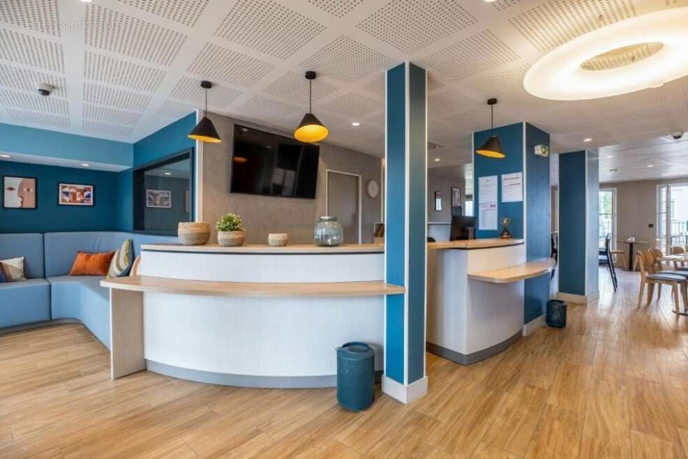 INVESTISSEMENT LOCATIF  Bois-d'Arcy  Résidence Affaires Appart'City Confort St Quentin en Yvelines - 6.70% de rentabilité - photo 16
