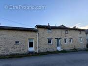 Maison à MONTROLLET