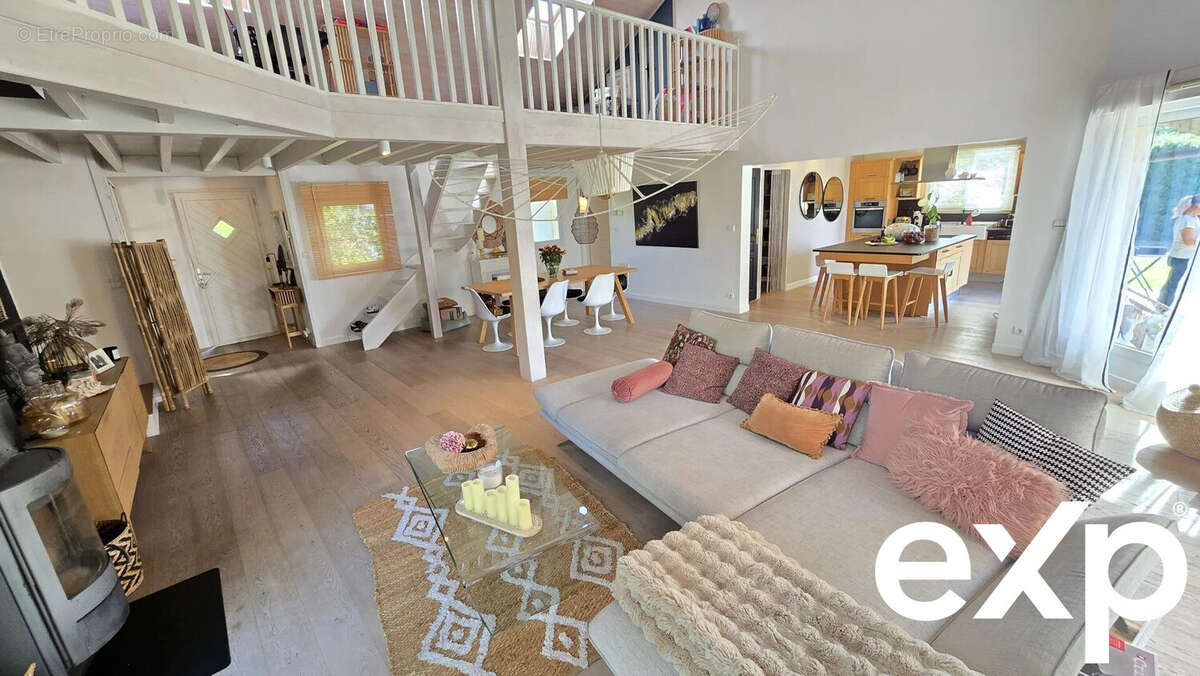 Maison à CHENS-SUR-LEMAN