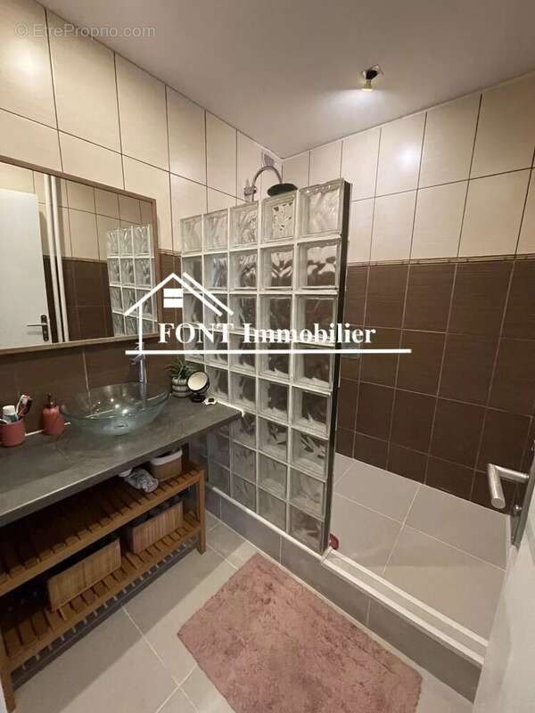 Saint-Etienne - T2 de 52 m² rénové avec goût – Garage, cave, balcons - photo 6