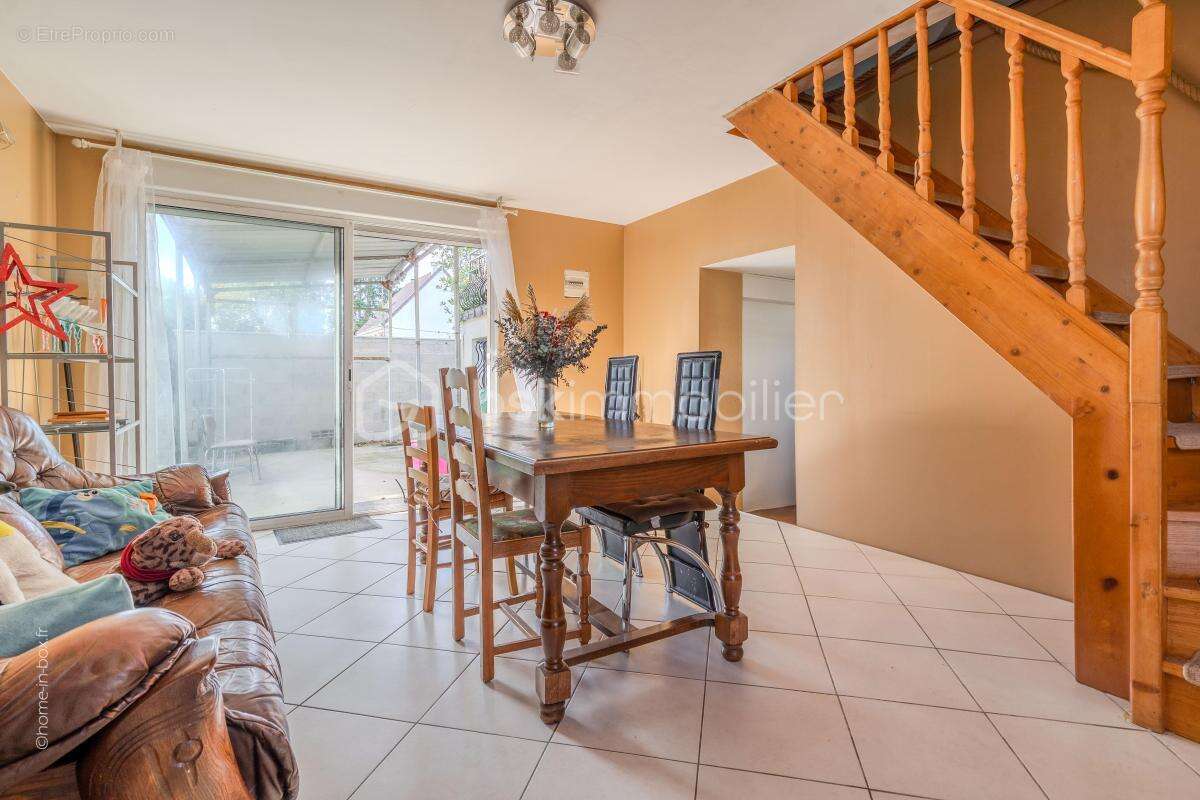 Maison à PONTAULT-COMBAULT