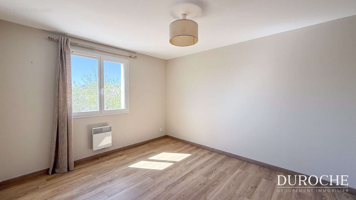 Maison à SAUVETERRE