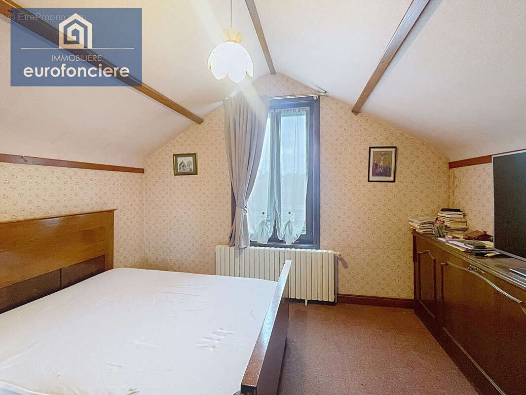 Maison à SAINT-JULIEN-LES-VILLAS