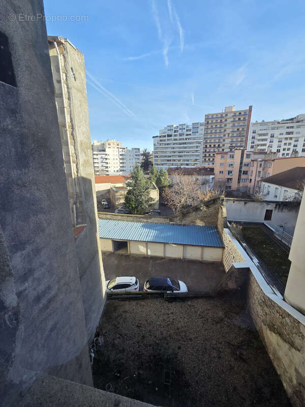 Appartement à SAINT-ETIENNE