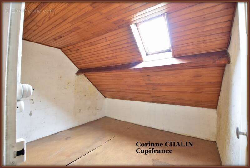 Maison à MONTCOMBROUX-LES-MINES