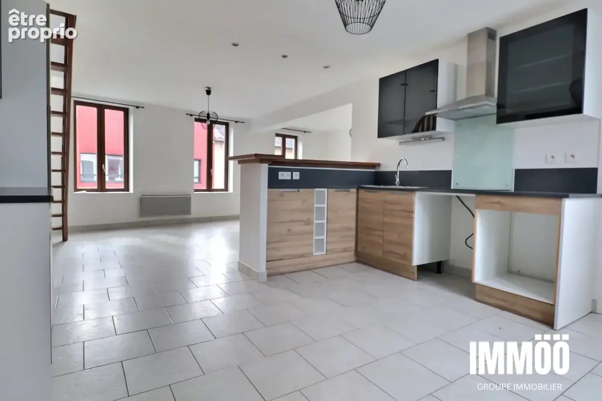 Appartement 89 m² à Notre-Dame-De-Bondeville  - photo 1