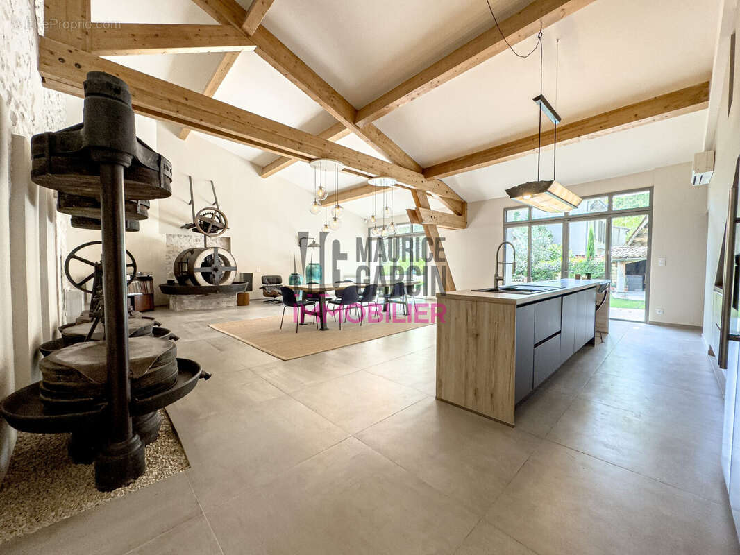 Maison 460 m² à Mormoiron  - photo 7