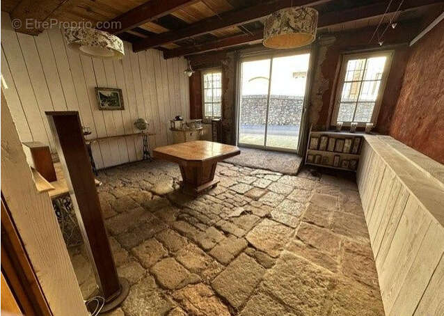 Maison à LE CAYLAR