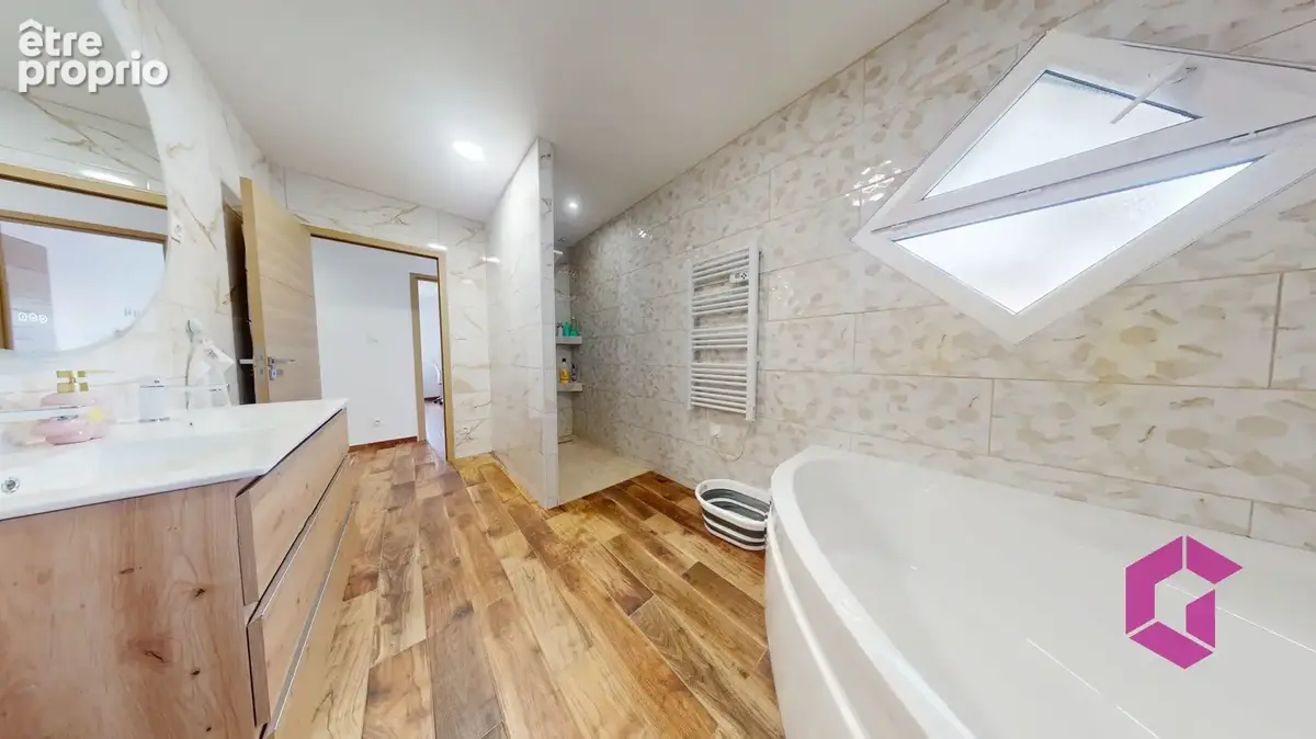 PERRIER - Villa de Plain pied 122m2 hab. sur terrain clos 496m2 - 3 chambres - Garage - photo 7