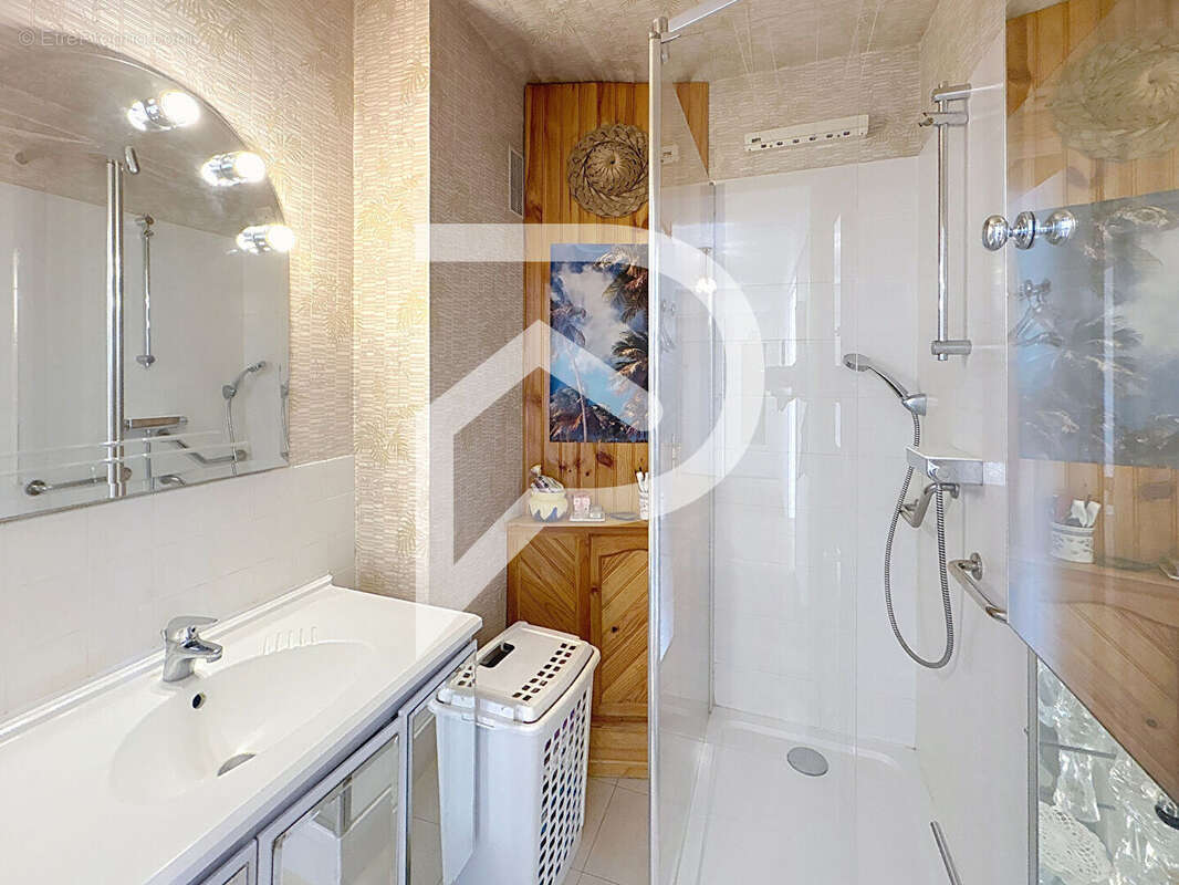 Appartement à SAINT-MAUR-DES-FOSSES