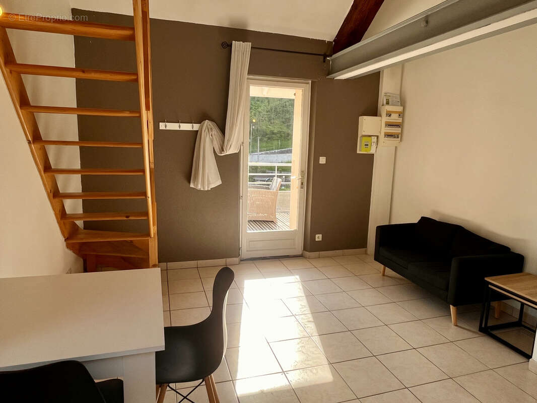 Appartement t2 avec terrasse - bas centre rives - photo 3