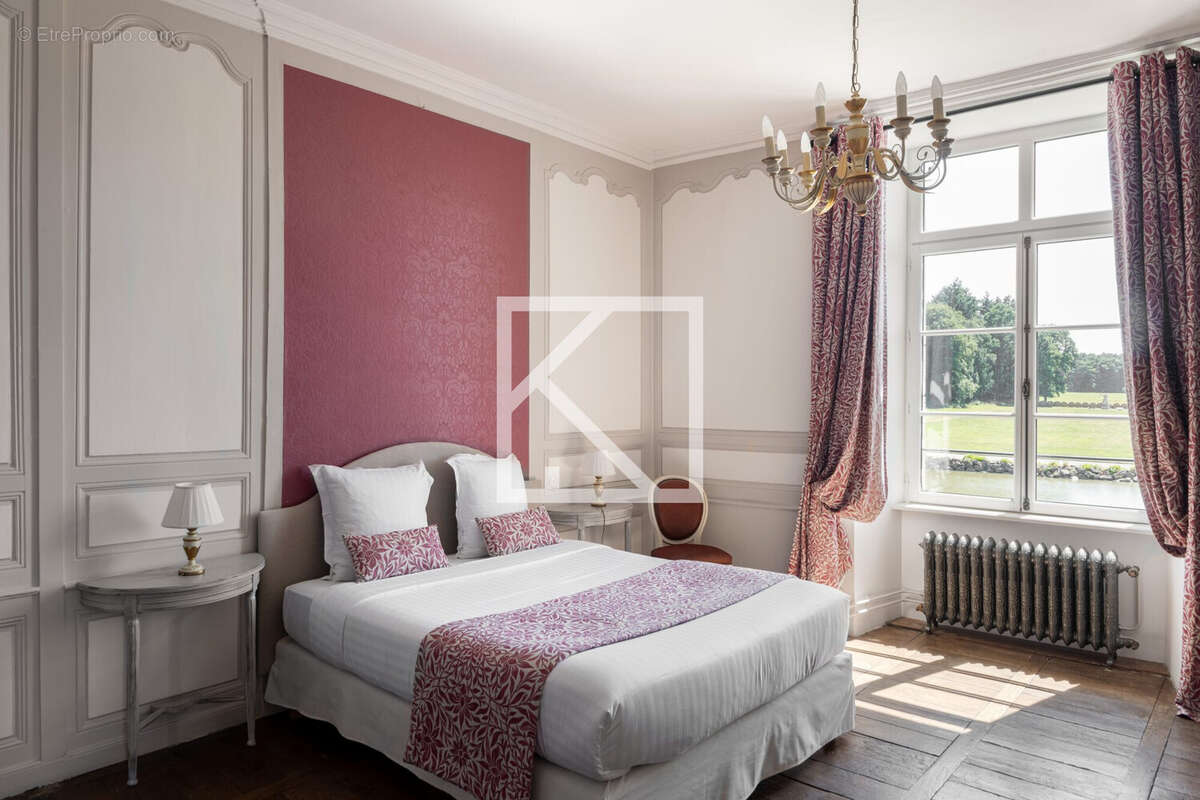 Autre à MEZIERES-SUR-COUESNON