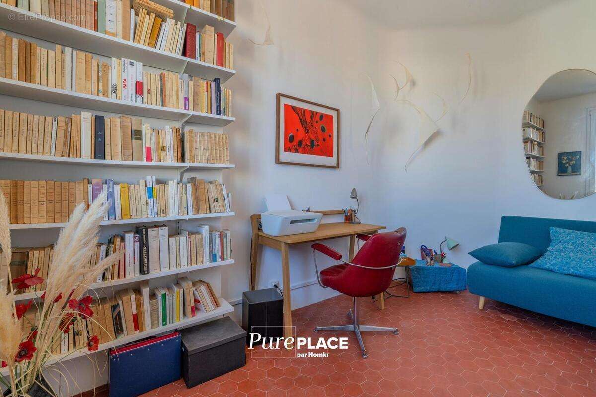 Appartement à MARSEILLE-4E