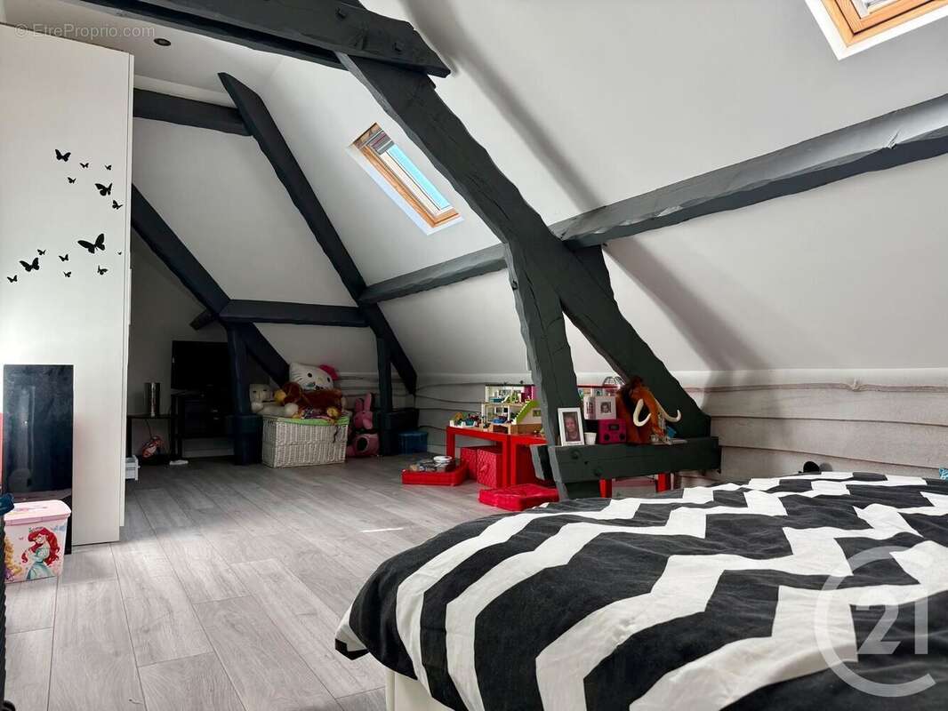 Maison à IVRY-LA-BATAILLE