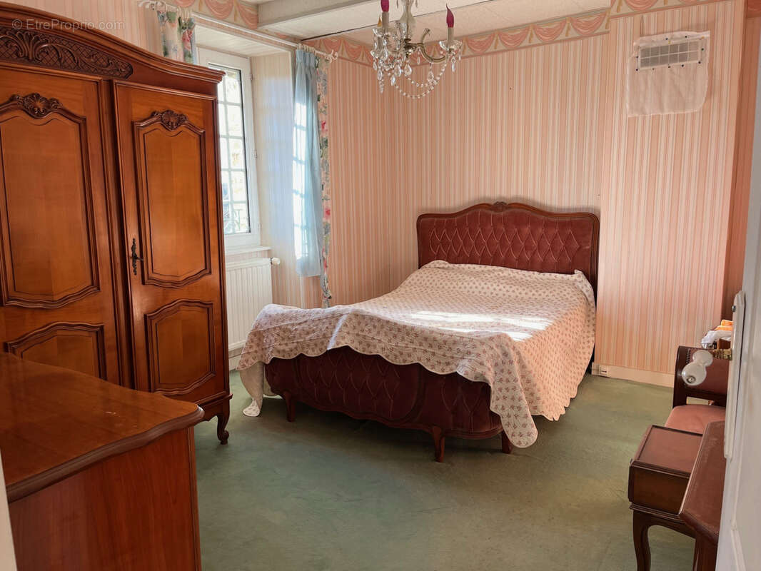 Maison à SAINT-YRIEIX-LA-PERCHE