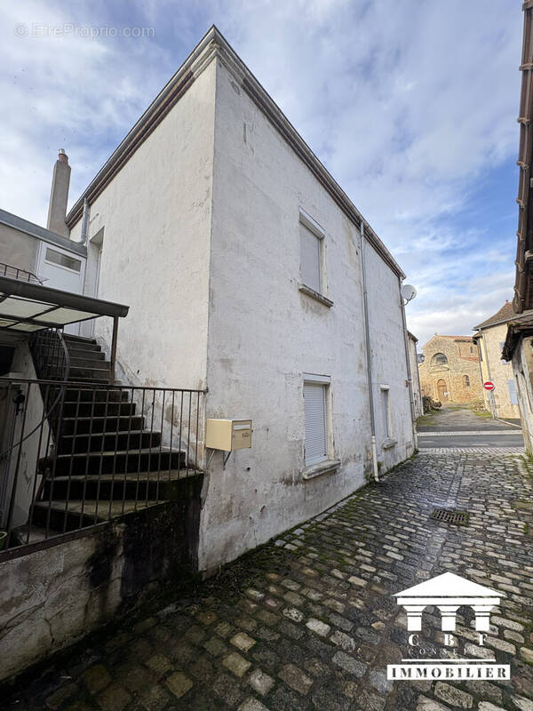 Maison à TOULON-SUR-ARROUX