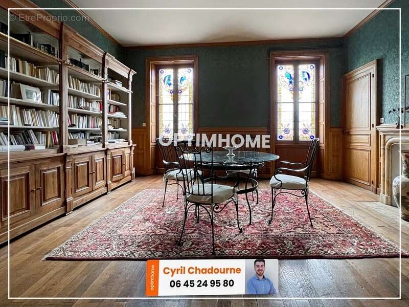 Maison à JAVERLHAC-ET-LA-CHAPELLE-SAINT-ROBERT