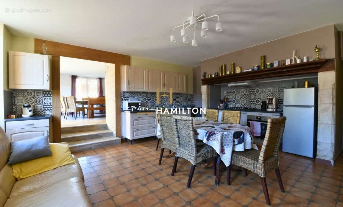 Maison à VILLENEUVE-SUR-VERE