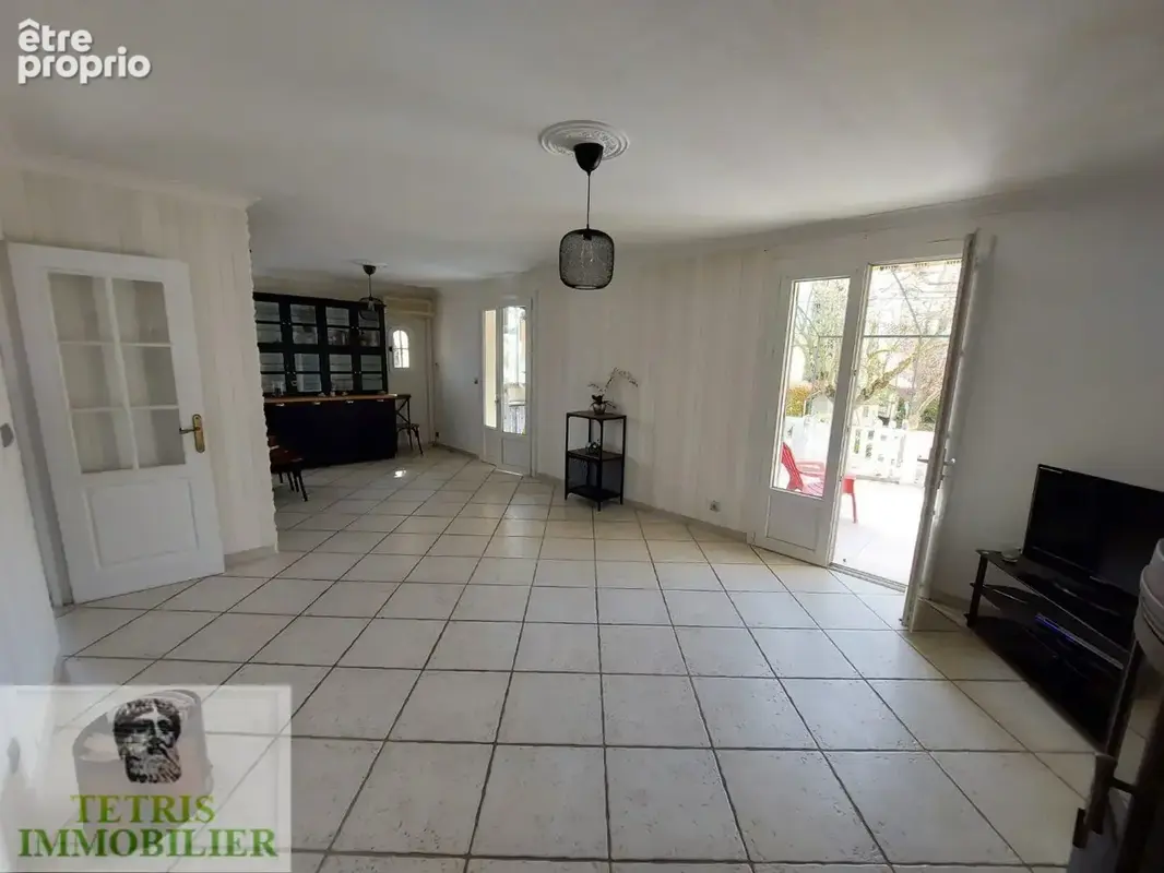 Maison familiale à vendre à la tour d aigues de plain pied - photo 13