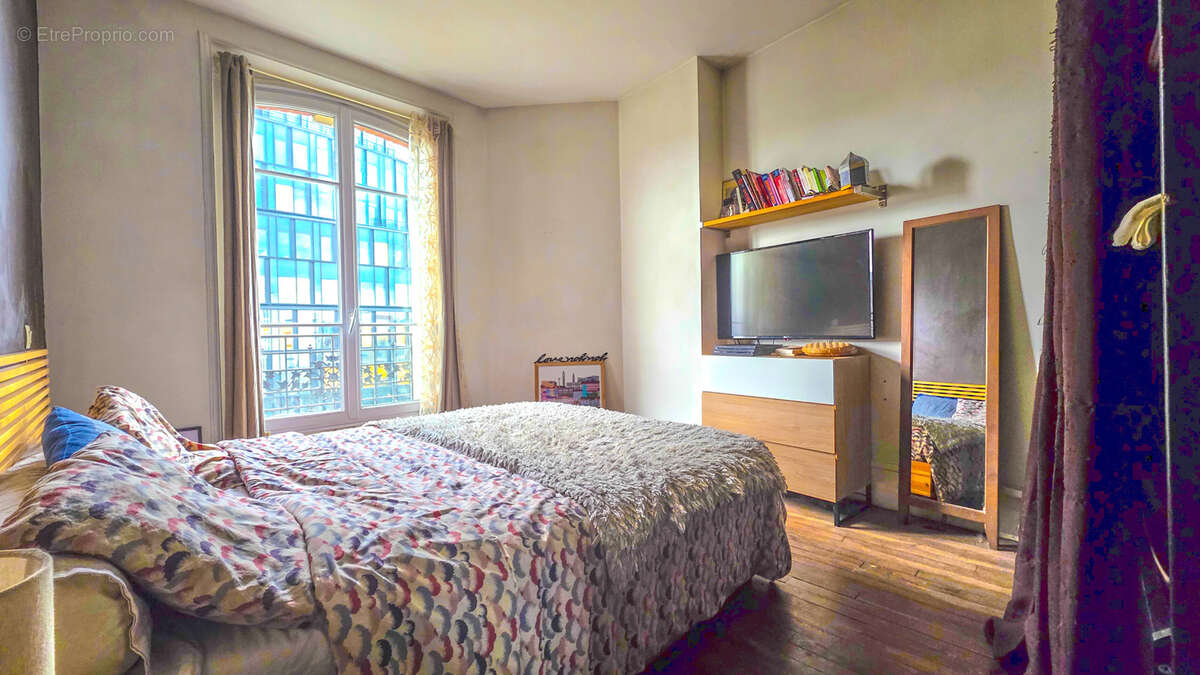 Appartement à LA GARENNE-COLOMBES