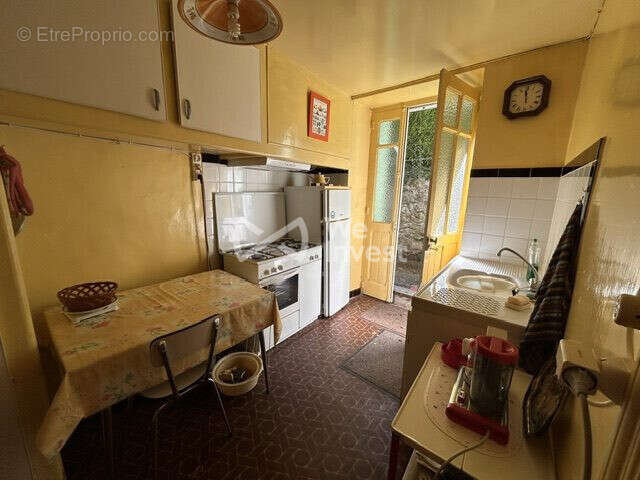 cuisine 1er - Maison à LACAUNE