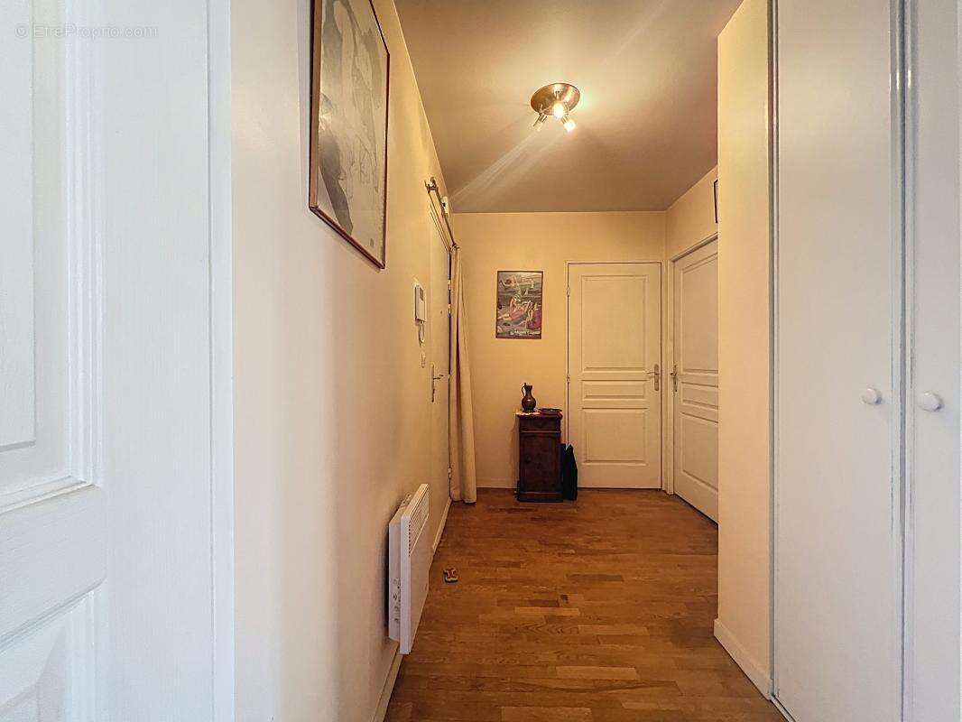 Appartement à CHARENTON-LE-PONT