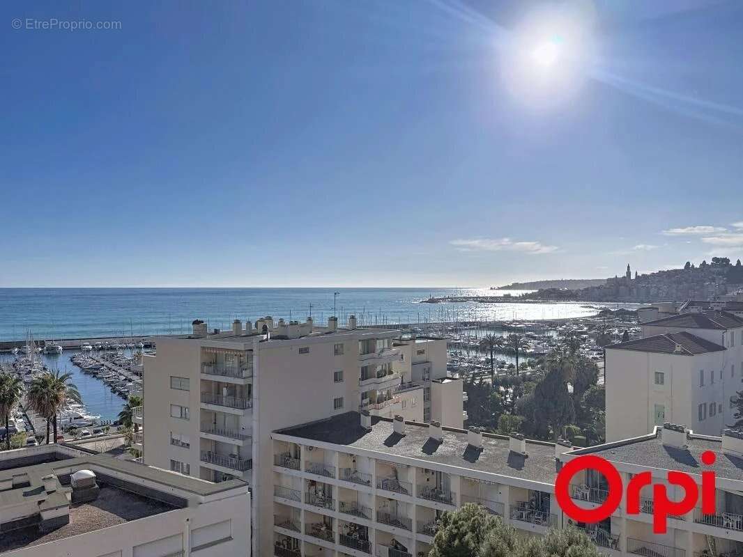 Menton, quartier garavan : 2 pieces au dernier étage avec vue mer panoramique, terrasse, cave et parking - photo 3