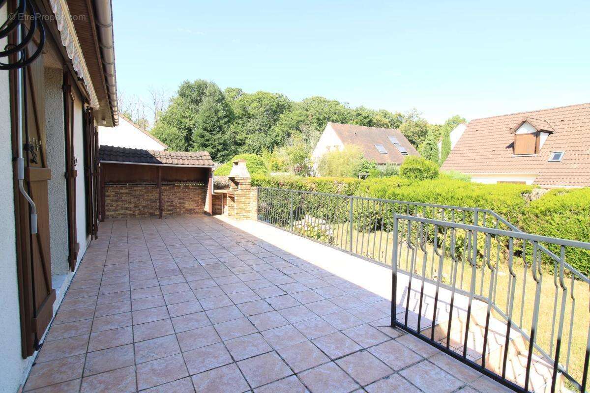 Maison de plain pied 5 pièces -  93 m2 - Yerres - photo 7