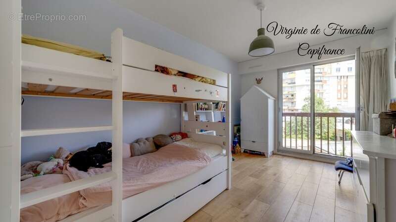 Appartement à PARIS-10E