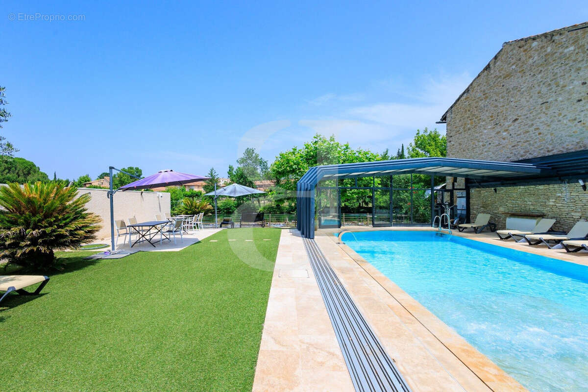 Maison à L'ISLE-SUR-LA-SORGUE