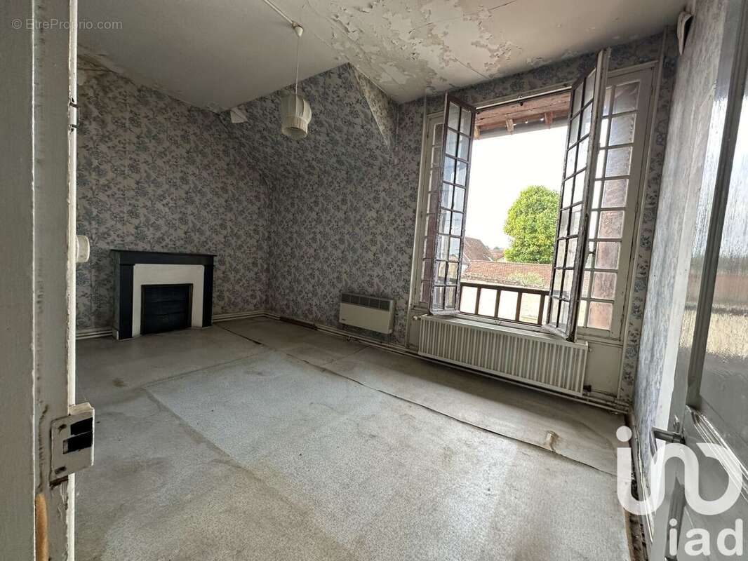 Maison 122 m² à Champlay  - photo 6