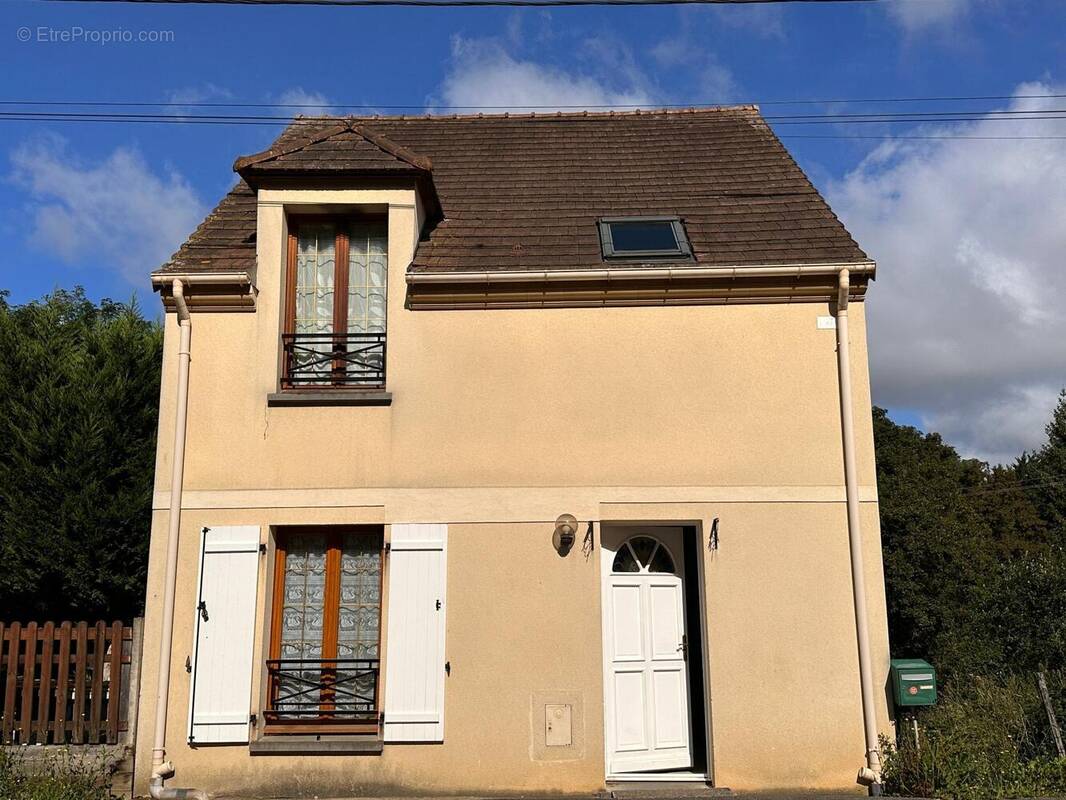 Photo 1 - Maison à MONTREUIL-AUX-LIONS
