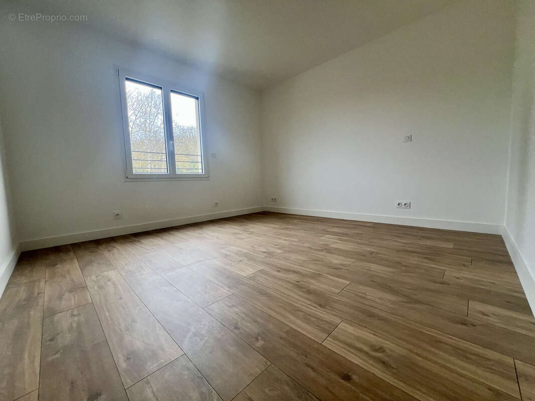 Maison à MONTFORT-L&#039;AMAURY