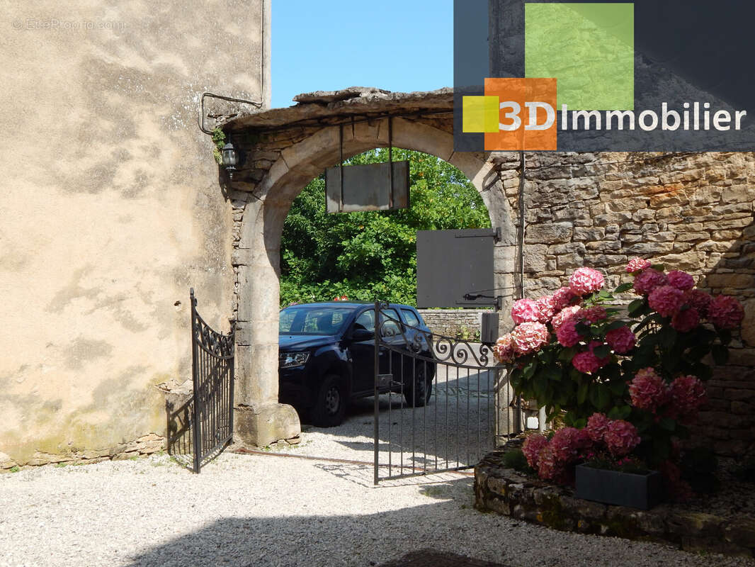 ACCÈS PROPRIÉTÉ - Maison à CHATEAU-CHALON
