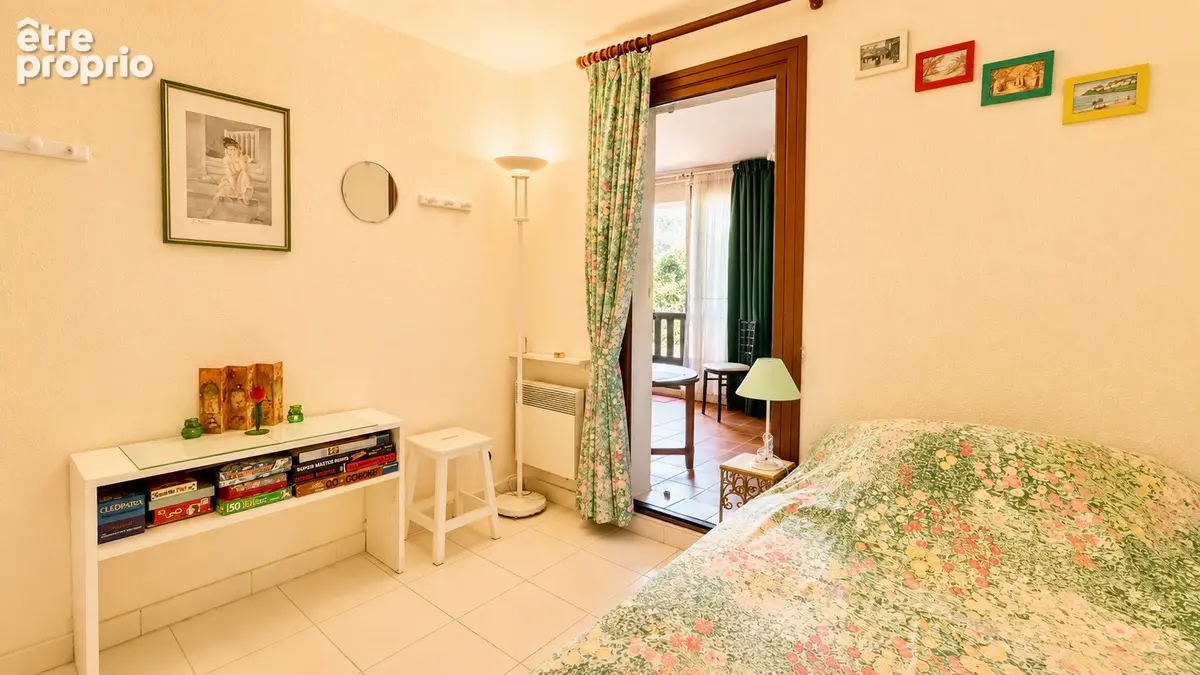 A vendre appartement 4 pieces de 75 m2, 3 chambres dans residence avec piscine - photo 14