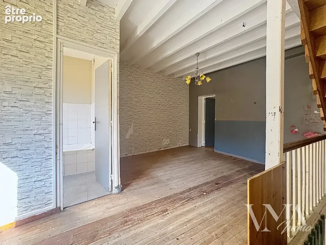L'Arbresle, rue Pierre Brossolette : maison de village à rénover de 96,81 m2, 3 chambres, vendue libre - photo 6