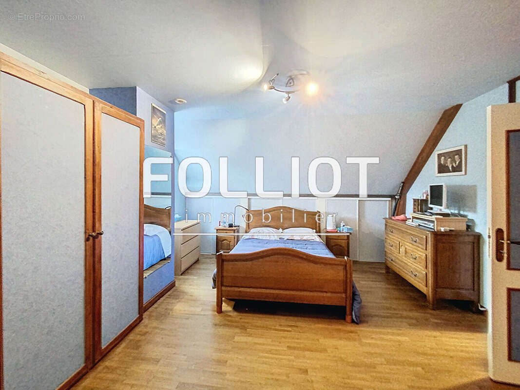 Maison à LES MOUTIERS-EN-CINGLAIS